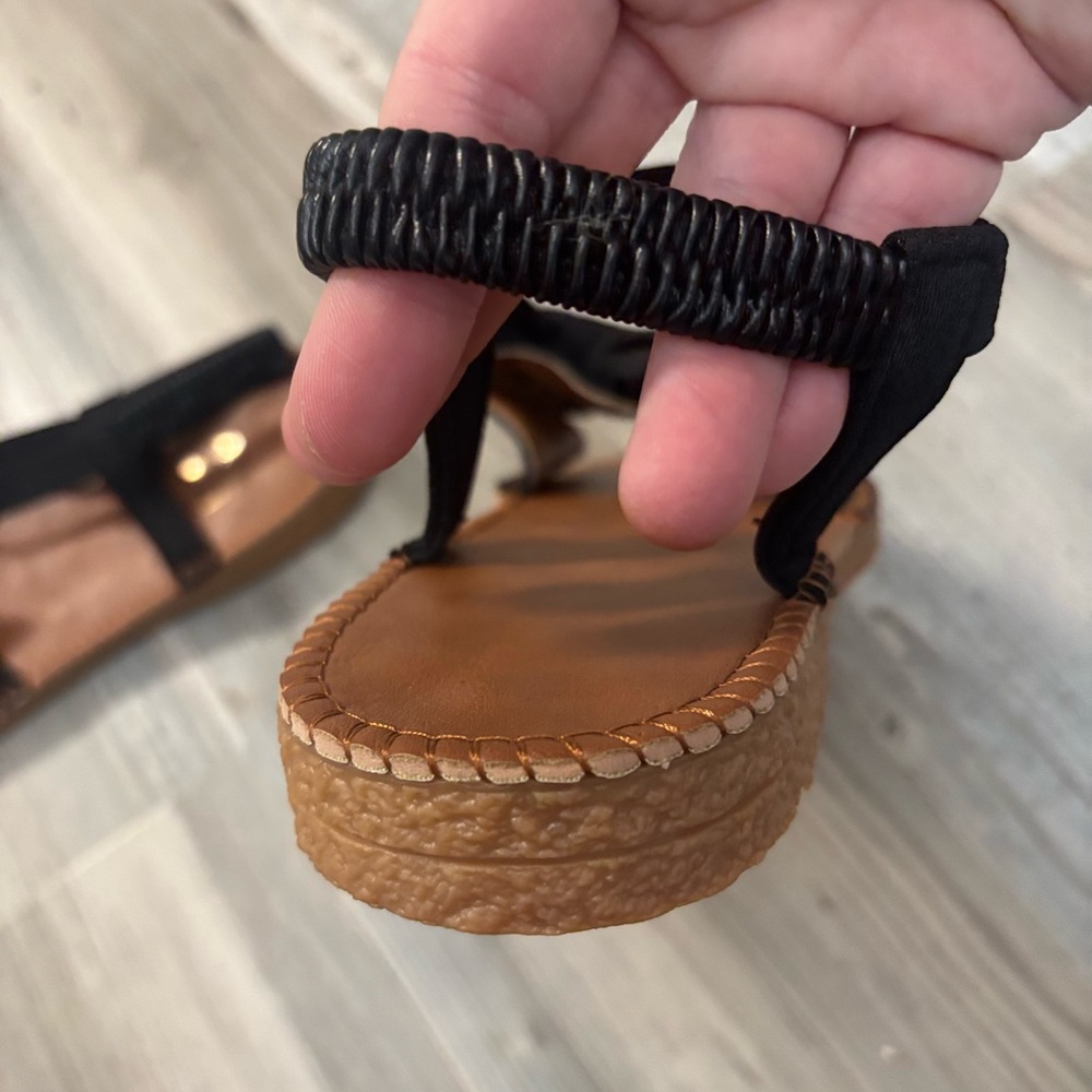 Black Sandals with Bow Detail NWT - Picture 3 of 6